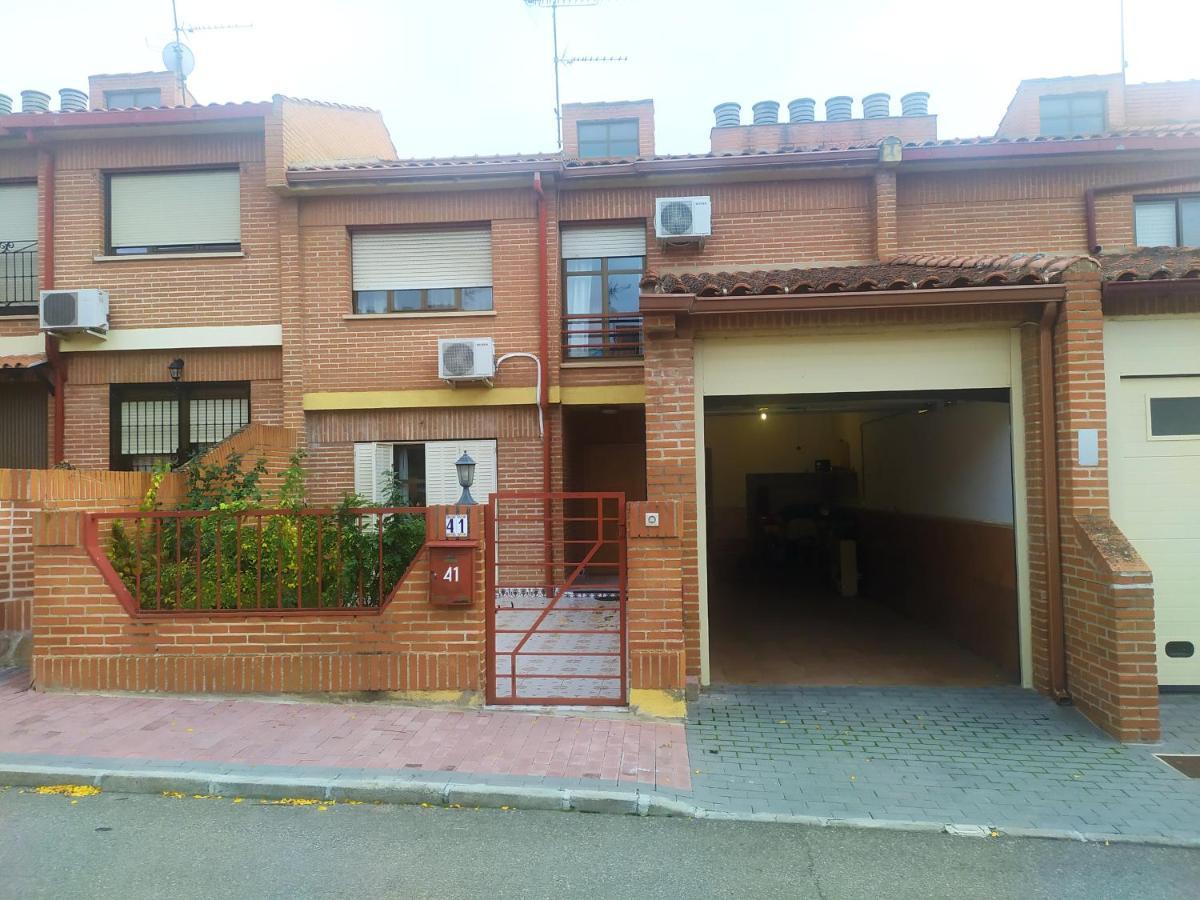 Habitacion Privada Triple Толедо Экстерьер фото