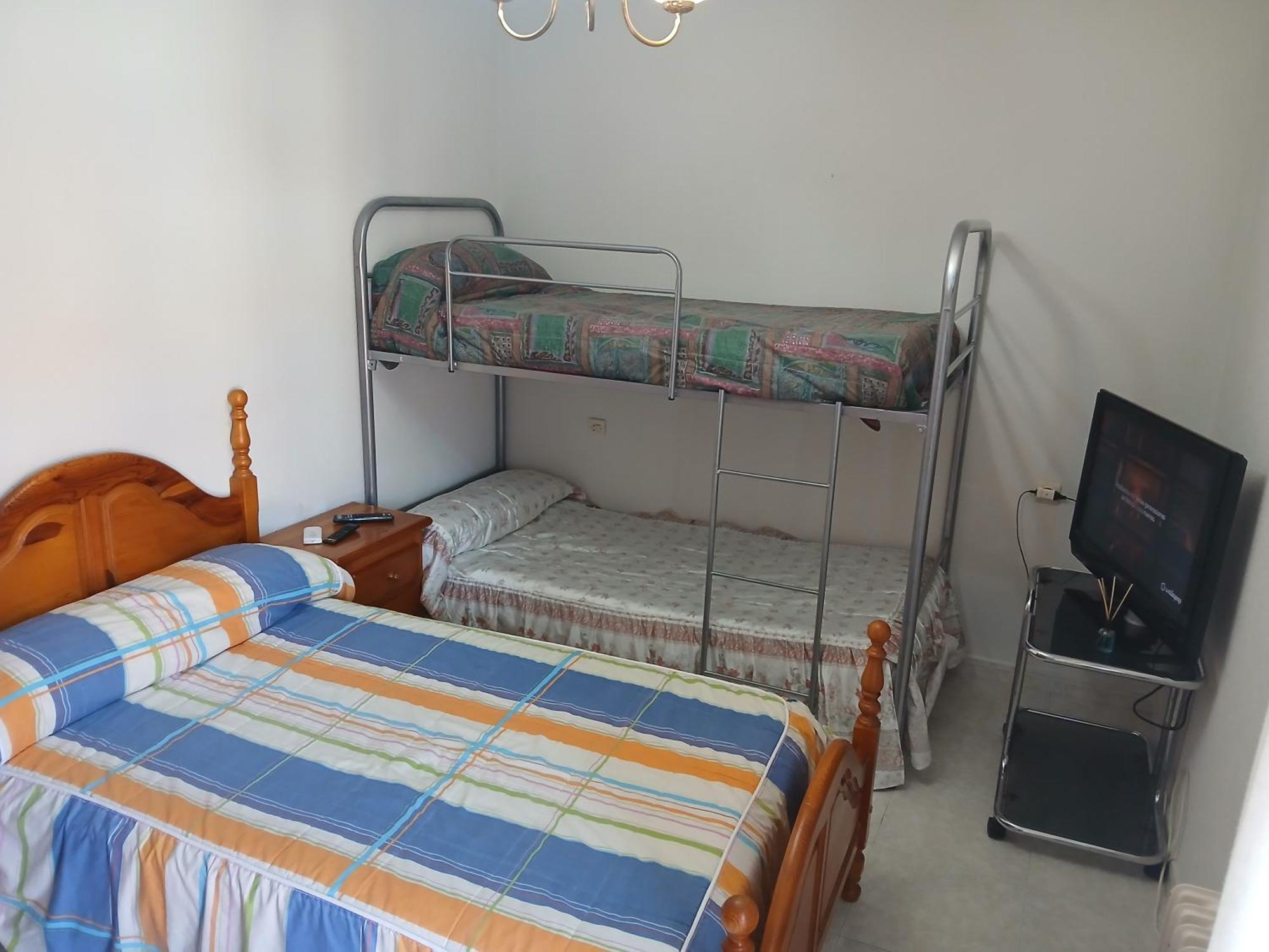 Habitacion Privada Triple Толедо Экстерьер фото