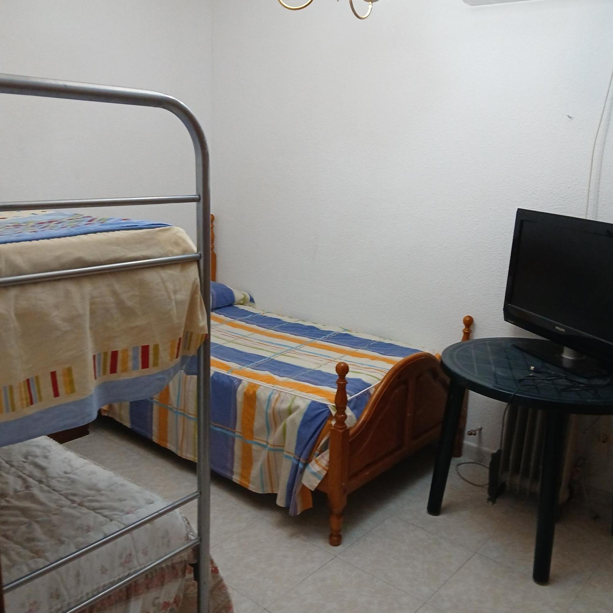 Habitacion Privada Triple Толедо Экстерьер фото