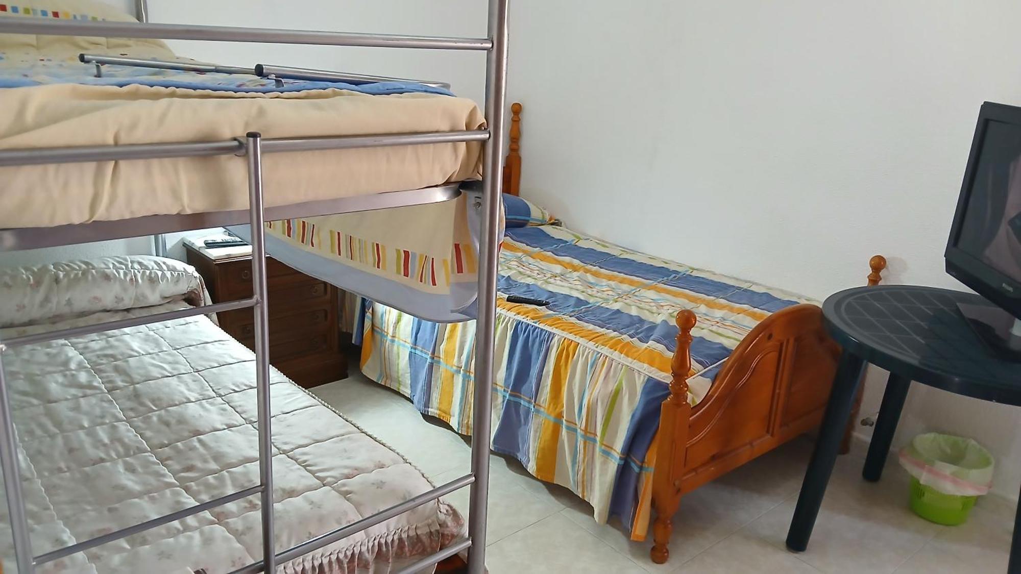 Habitacion Privada Triple Толедо Экстерьер фото