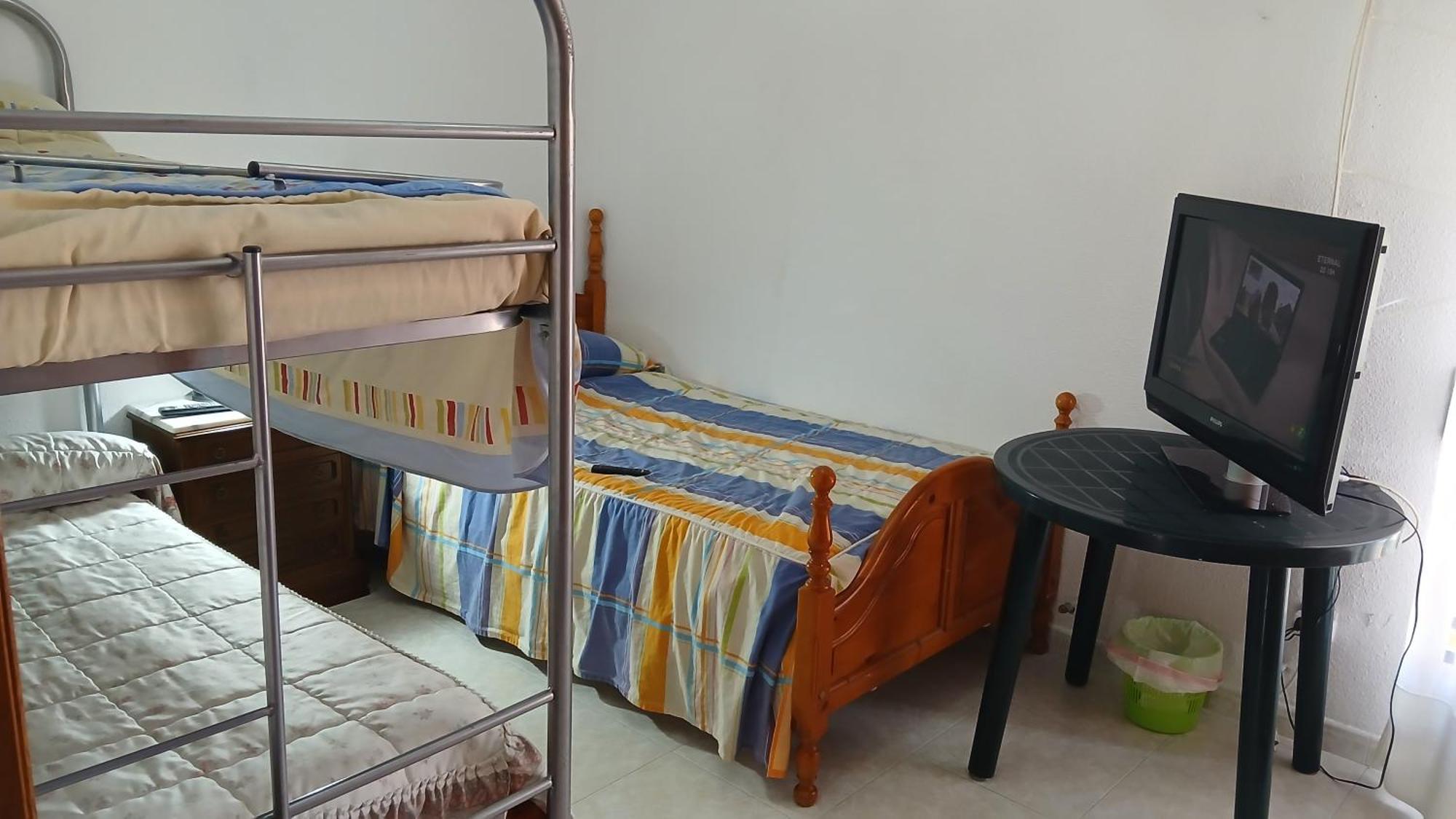Habitacion Privada Triple Толедо Экстерьер фото
